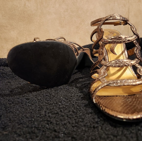Nina Valca Bronze Amalia size 7.5 3 inch snake skin strappy heel - Picture 3 of 5